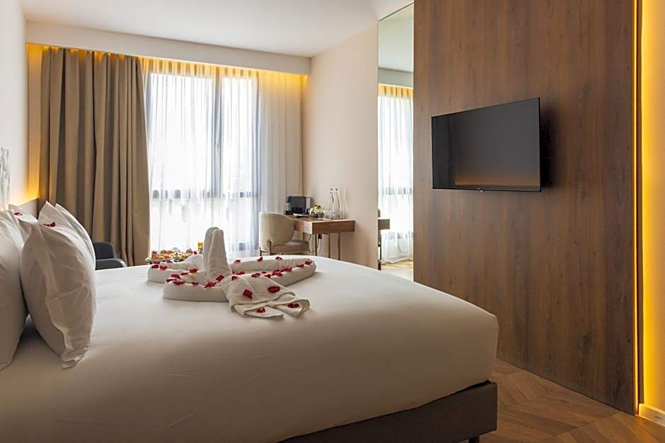 DIAGONAL HOTEL
