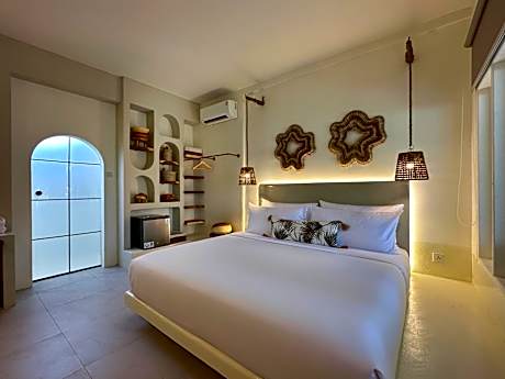 Suite Room with Bath Tub