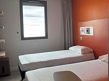 Triple Room With Twin Beds