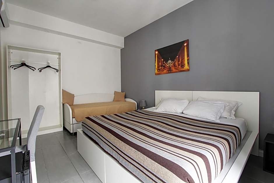 Vatican Central Suites