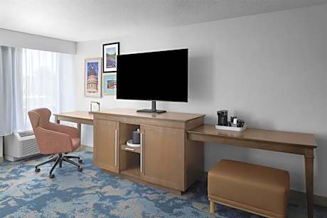 One-Bedroom King Suite with Sofa Bed - Non-Smoking