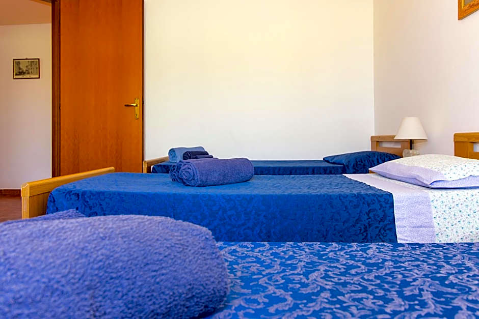 Appartamenti in Villa con ampio giardino esterno