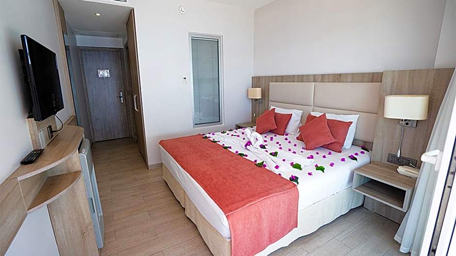 Begonville Beach Hotel - Adult Only