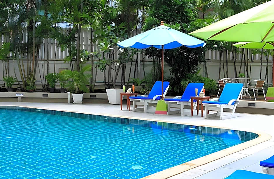 Summit Pavilion Hotel