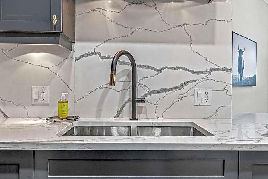 Mountain Vista Escape Downtown