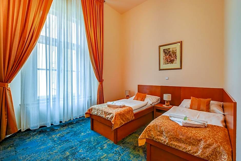 Foto 1 di 7 di Comfort 1 Double Bed or 2 Beds