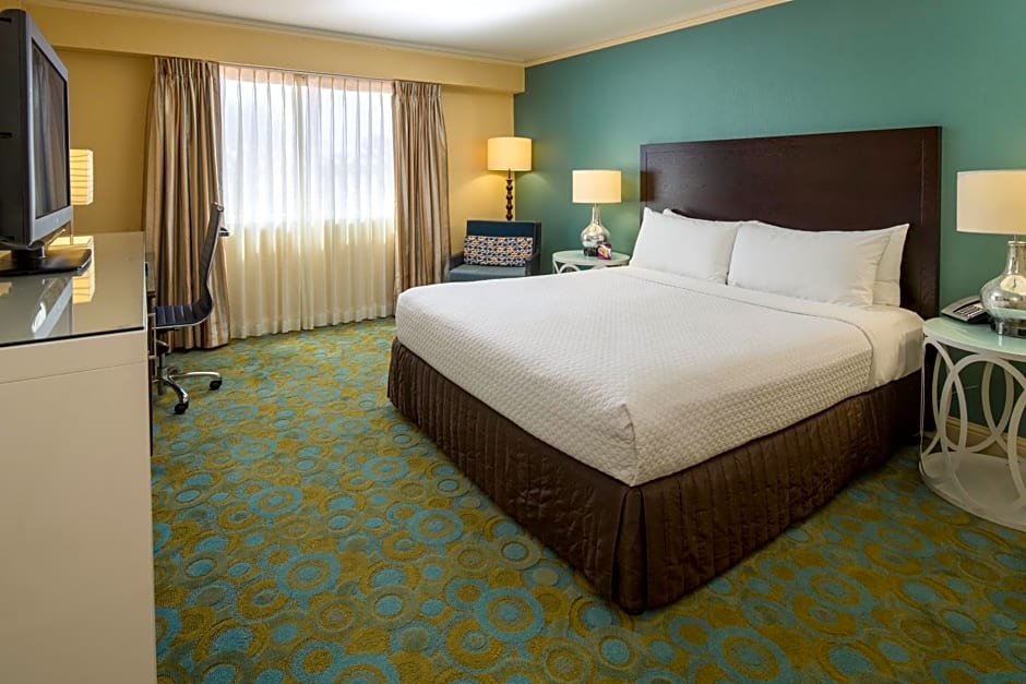 Crowne Plaza Cabana Hotel by IHG