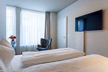 Family Room with Air Conditioning