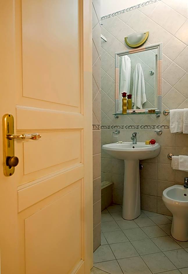 Hotel Joli