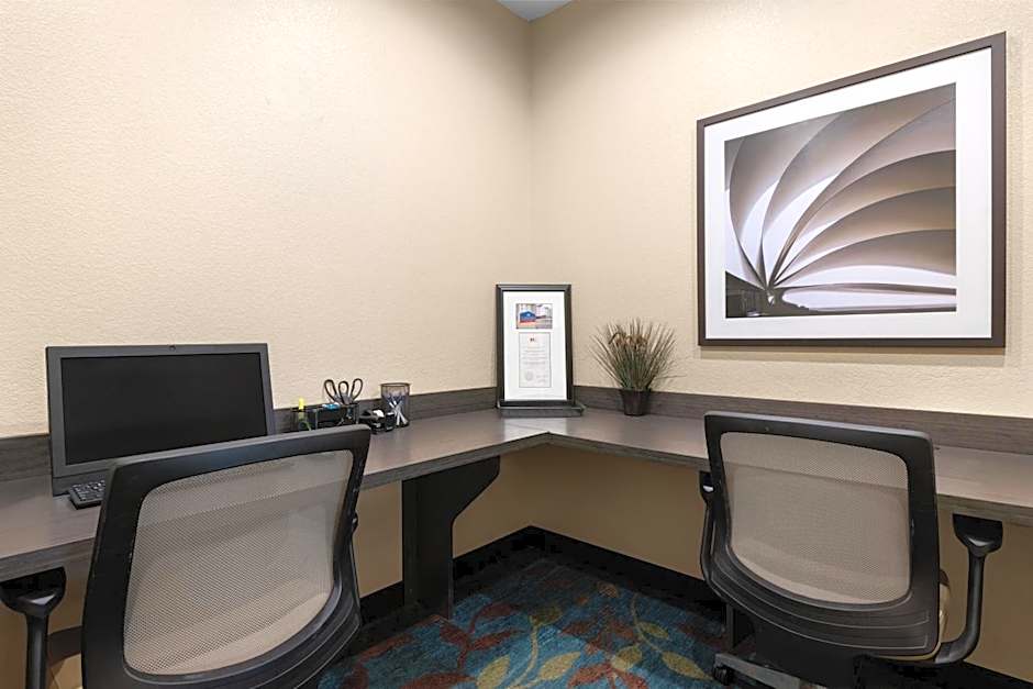 Candlewood Suites Bismarck By IHG