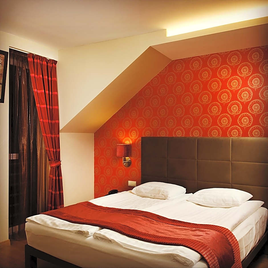 Opera Garden Hotel & Apartments