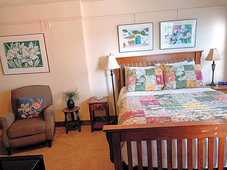 Iowa House Historic Inn