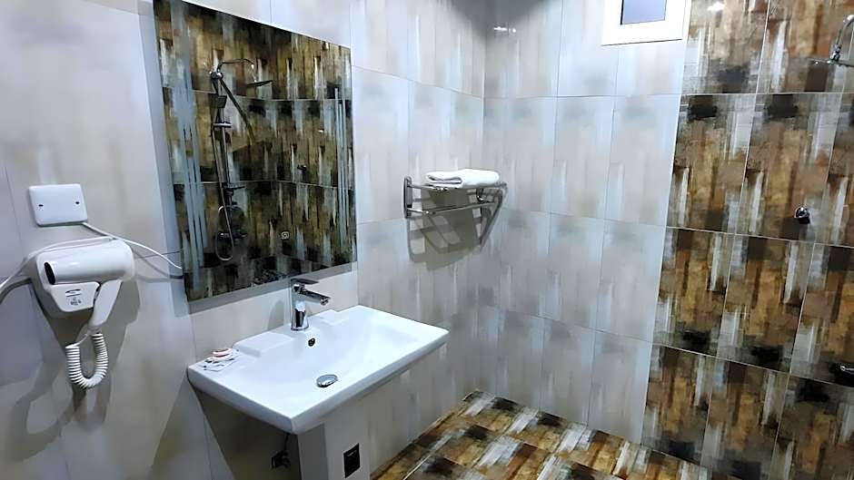 Golden Gewan Hotel