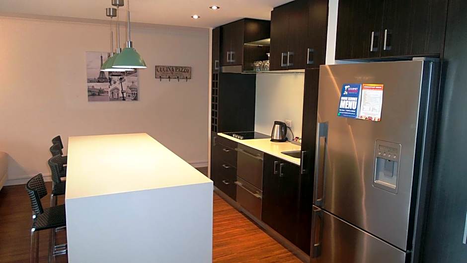 Surfers Beachside Holiday Apartments