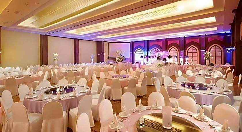 Metrocentre Hotel & Convention Center