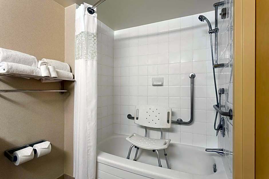 Hampton Inn & Suites, by Hilton - Vancouver Downtown