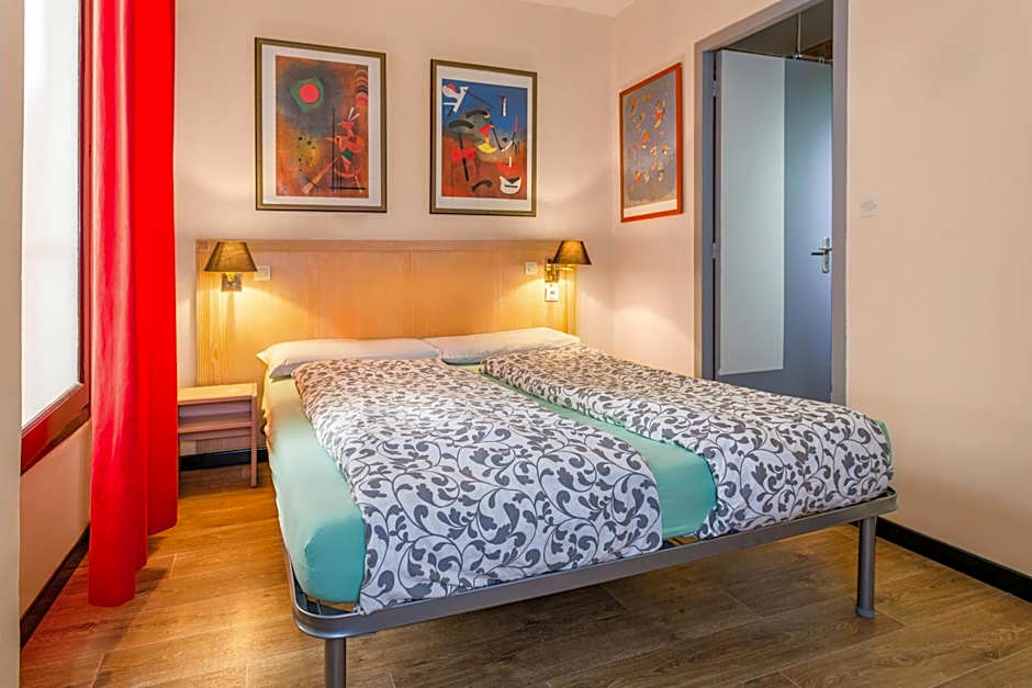 Villa Saint Exupery Beach Hostel