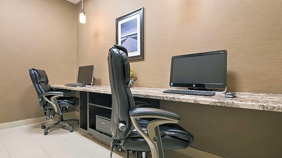 Best Western Plus Okotoks Inn & Suites