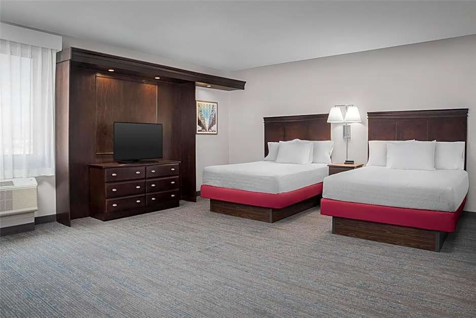 Hampton Inn By Hilton And Suites Omaha Downtown