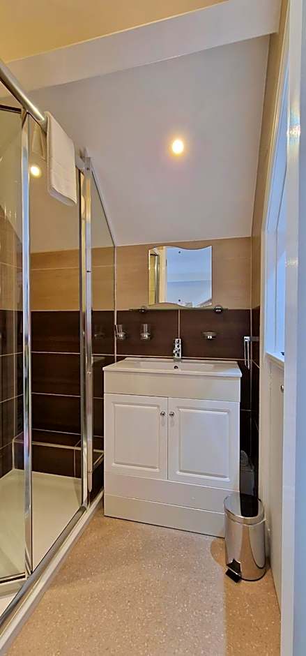 Bonny Brae House by Woodland Park