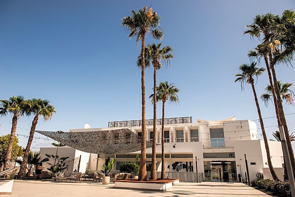 Aequora Lanzarote Suites