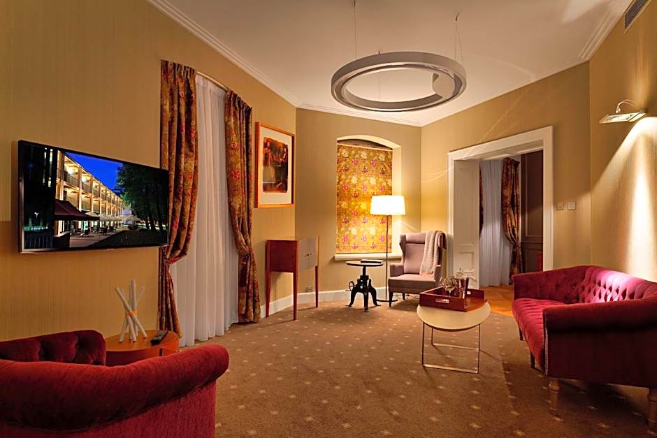 Bristol Art & Medical SPA