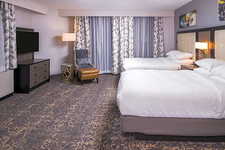 DoubleTree by Hilton Hotel Utica