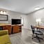 Travelodge Suites by Wyndham Regina - Eastgate Bay