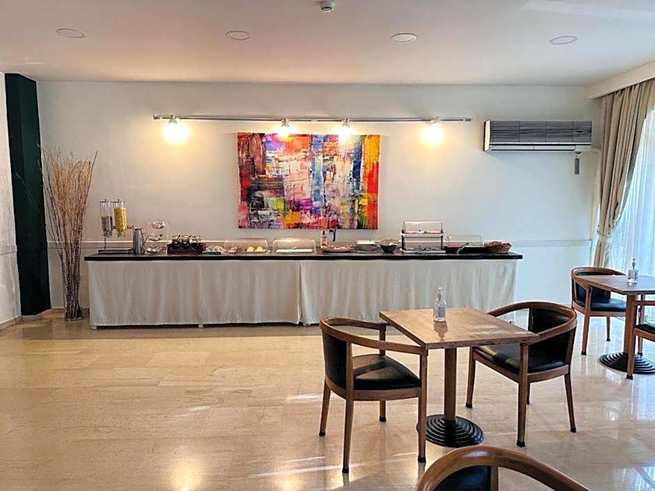 Paradise Hotel