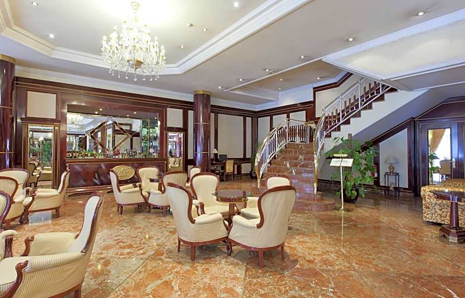 Hotel Alameda Palace