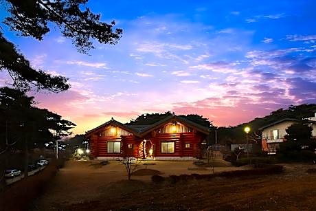 Forest Cabin Pension