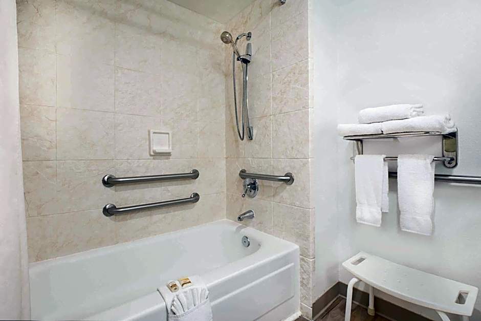 La Quinta Inn & Suites by Wyndham Everett