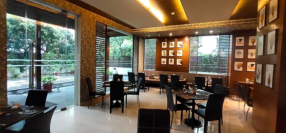 Udman Hotel Panchshila Park