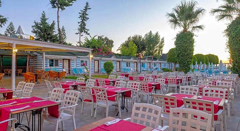 Armas Beach Hotel
