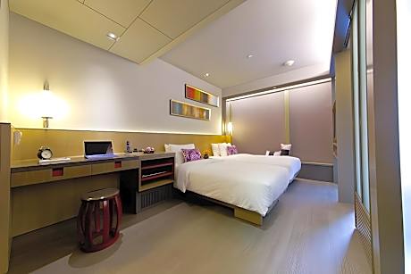 Eco Room with 2 Single Beds - No Toiletries, No Housekeeping