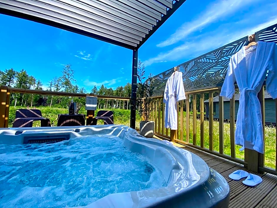 Hollicarrs - The Rushes