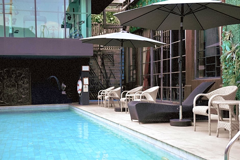 Metropole Bangkok (SHA Plus)