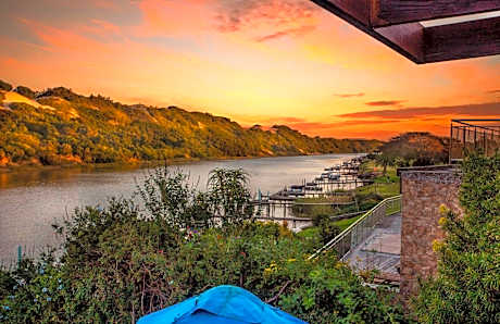 Dungbeetle River Lodge