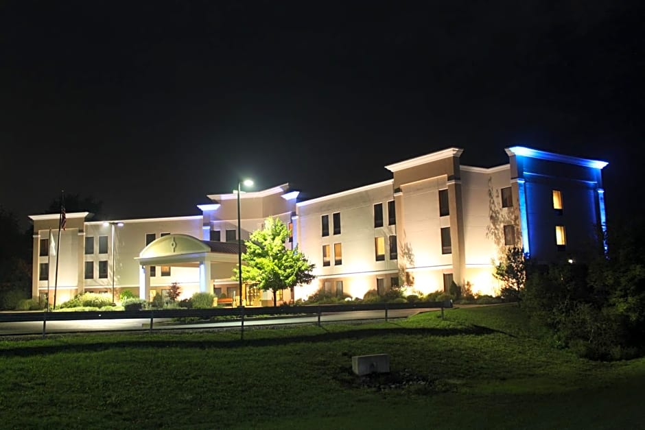 Holiday Inn Express Lewisburg - New Columbia, an IHG Hotel