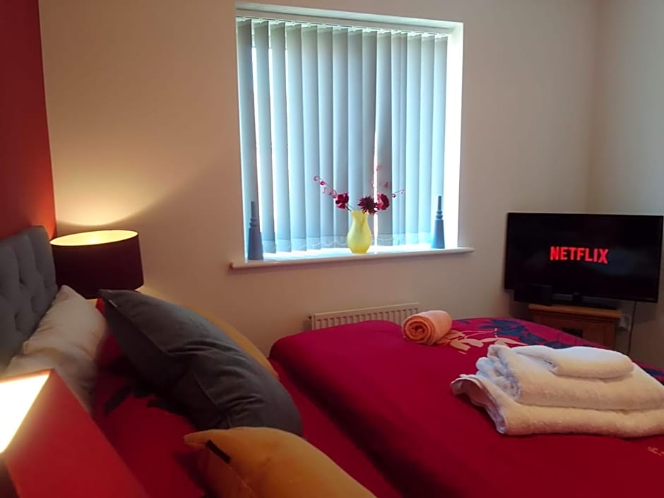 Cosy Stay in Walsall by Ideal Home