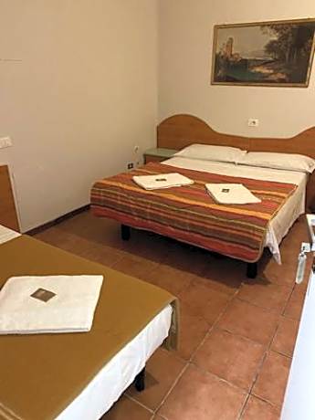 Triple Room with Shared Bathroom