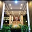 Viangtak Riverside Hotel