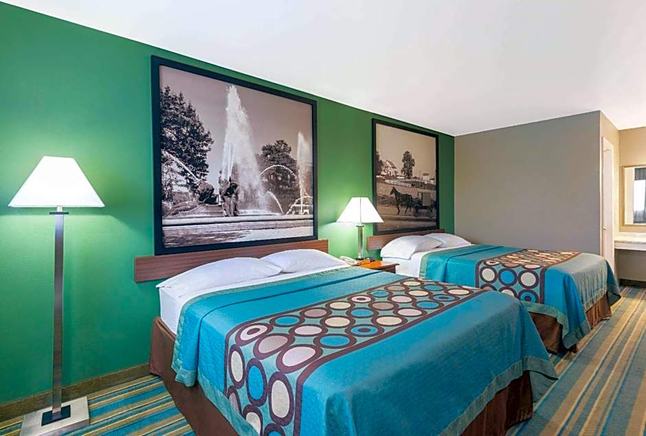 Super 8 by Wyndham Greencastle