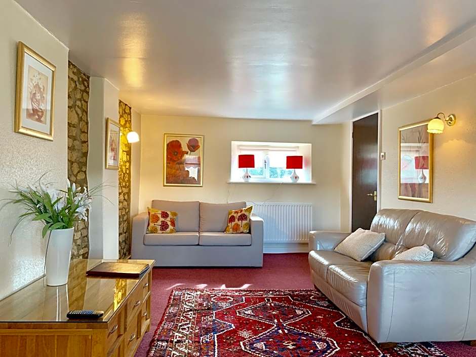 Photo 1 of 8 of Suite