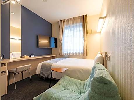 Relax Single Room with Complimentary Light Breakfast - Non-Smoking