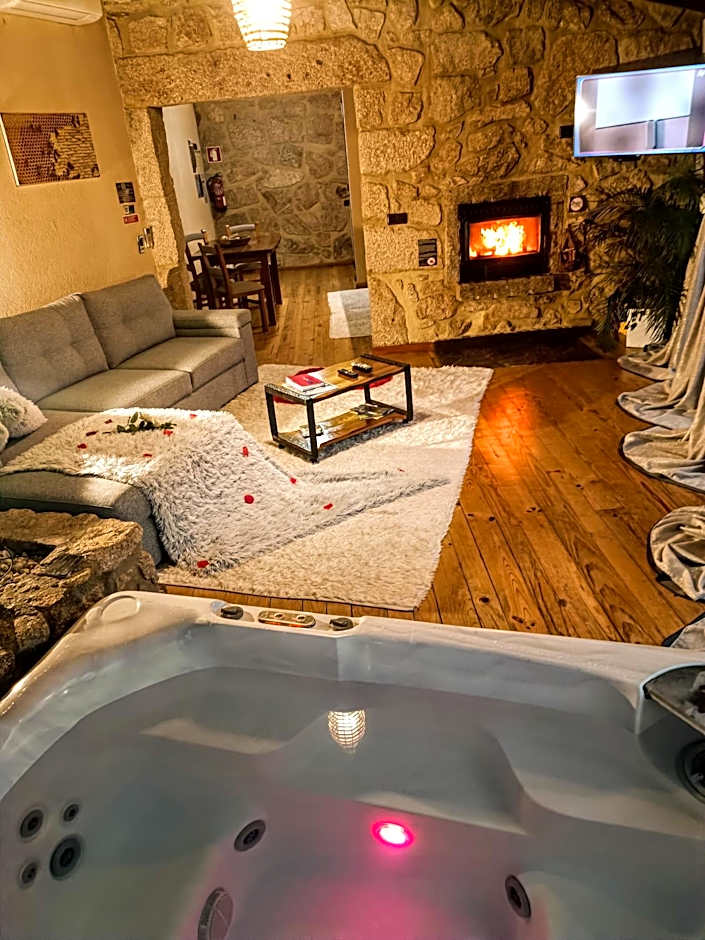 Casa Favo de Mel - Jacuzzi Privado & Lareira - Piscina