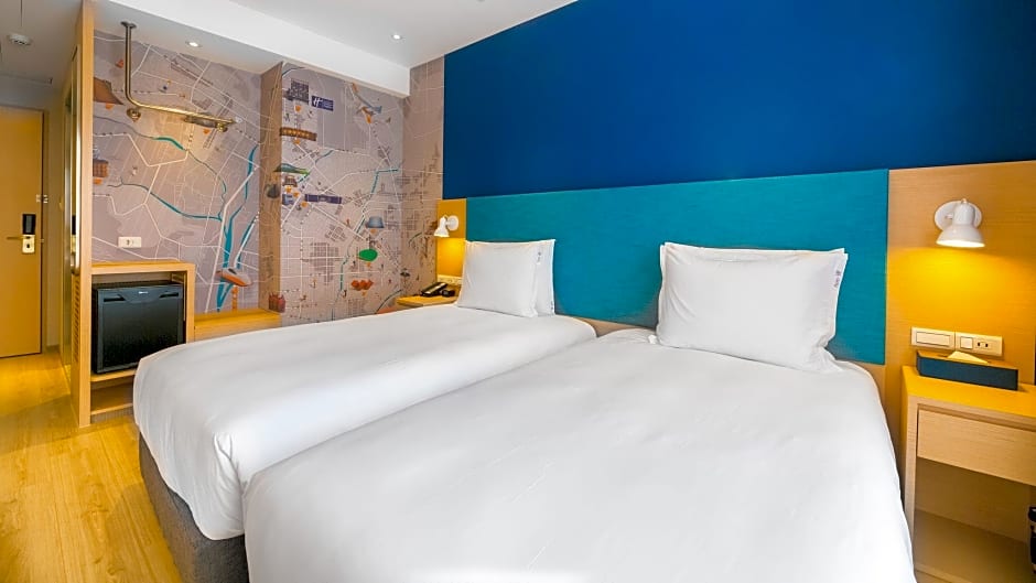 Holiday Inn Express Taichung Fengchia by IHG