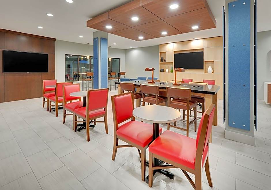 Holiday Inn Express & Suites San Antonio NW Near Seaworld by IHG