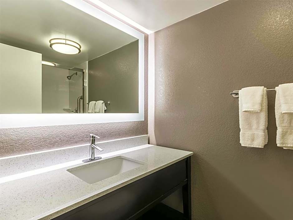 La Quinta Inn & Suites by Wyndham Virginia Beach