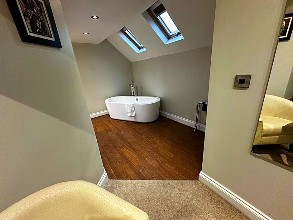 The Maypole at Wellow